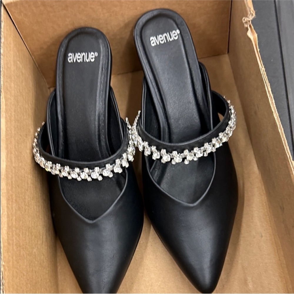 Avenue Black Mules with Sparkling Strap is sexy and comfy